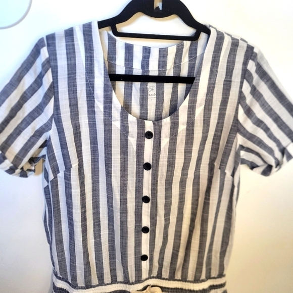 EUC Ann Taylor Loft Beach Striped Romper Navy White Cotton Size 4 - Picture 2 of 12